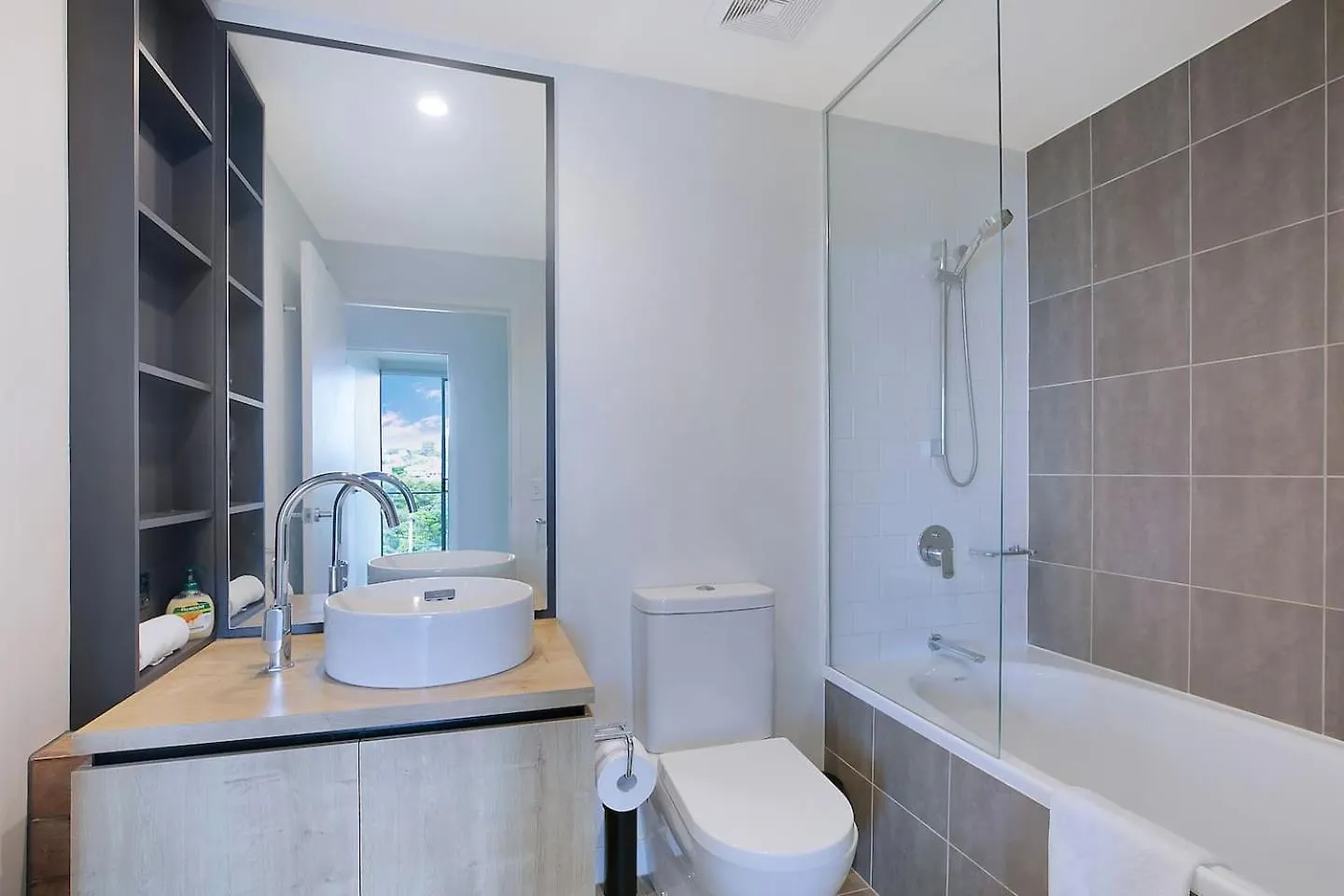 Montague Metropolitan - Brisbane Cityscape Oasis Australia